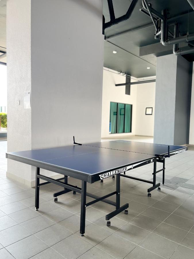 Aurora Vista Homestay Bangi at Vista Bangi With WIFI&NETFLIX Kajang Bagian luar foto