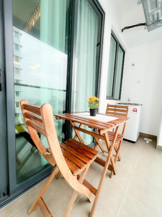 Aurora Vista Homestay Bangi at Vista Bangi With WIFI&NETFLIX Kajang Bagian luar foto