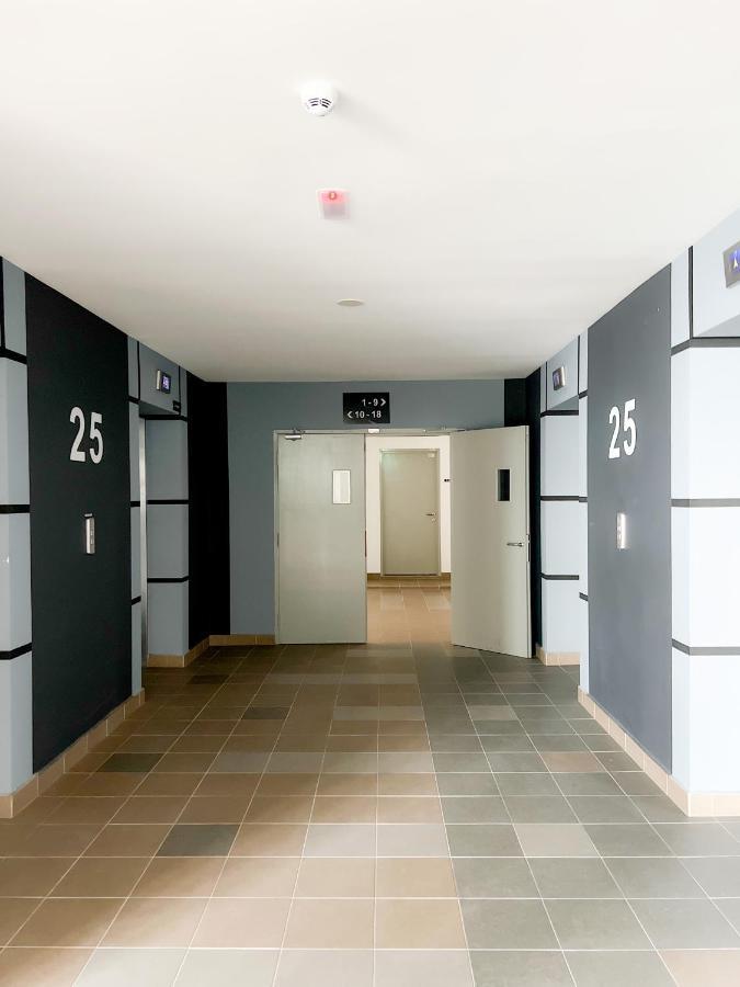 Aurora Vista Homestay Bangi at Vista Bangi With WIFI&NETFLIX Kajang Bagian luar foto