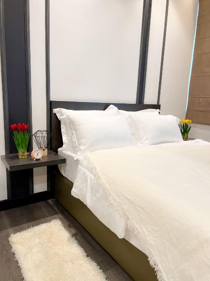 Aurora Vista Homestay Bangi at Vista Bangi With WIFI&NETFLIX Kajang Bagian luar foto